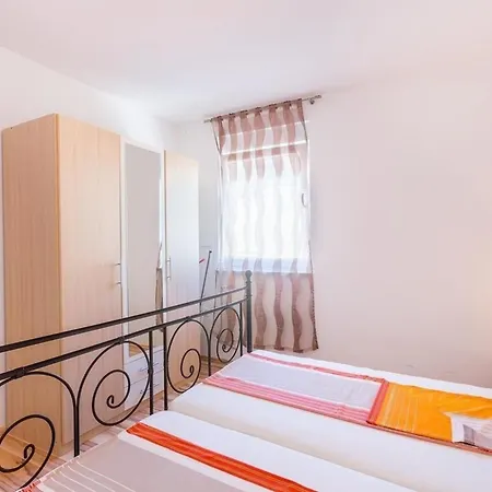 Lejlighed Ferienwohnung Fur 7 Personen Ca 90 Qm In Medulin, Istrien Sudkuste Von Istrien - B51994