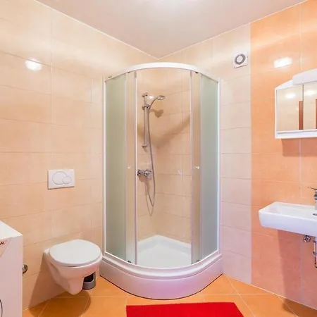 Ferienwohnung Fur 7 Personen Ca 90 Qm In Medulin, Istrien Sudkuste Von Istrien - B51994 Medulin