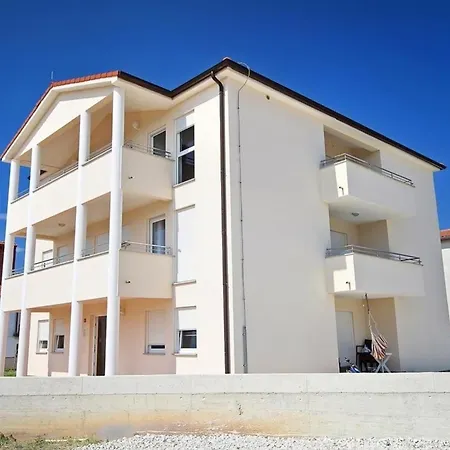 Ferienwohnung Fur 7 Personen Ca 90 Qm In Medulin, Istrien Sudkuste Von Istrien - B51994 *